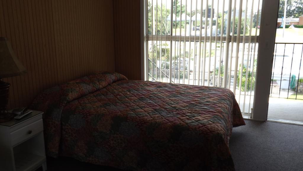 Twin Lakes Inn Bull Shoals Room photo