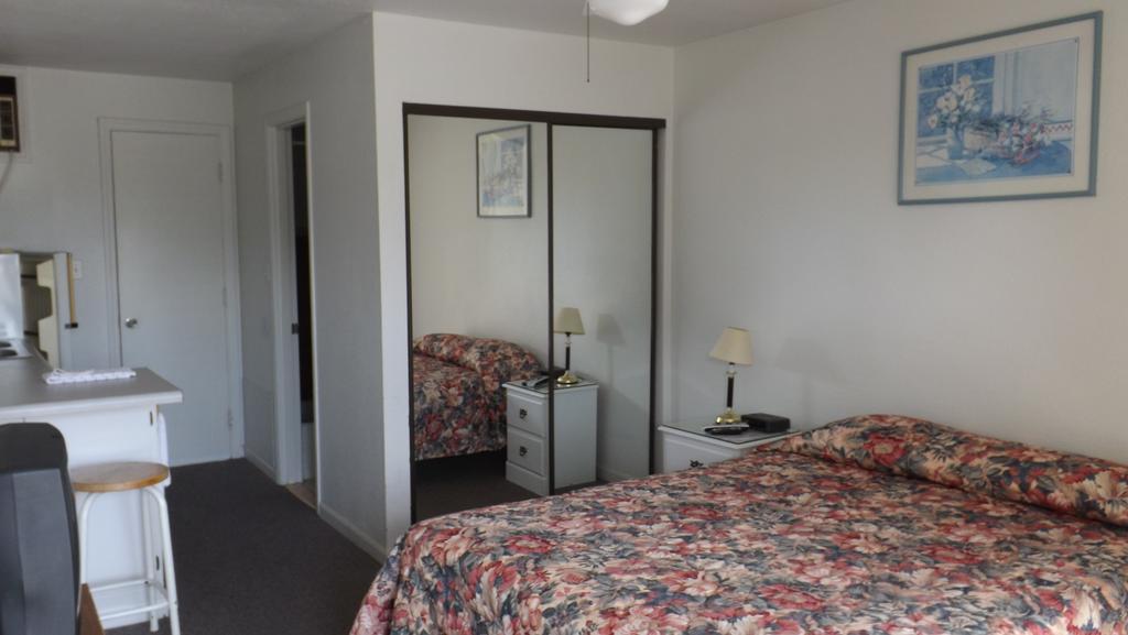 Twin Lakes Inn Bull Shoals Room photo