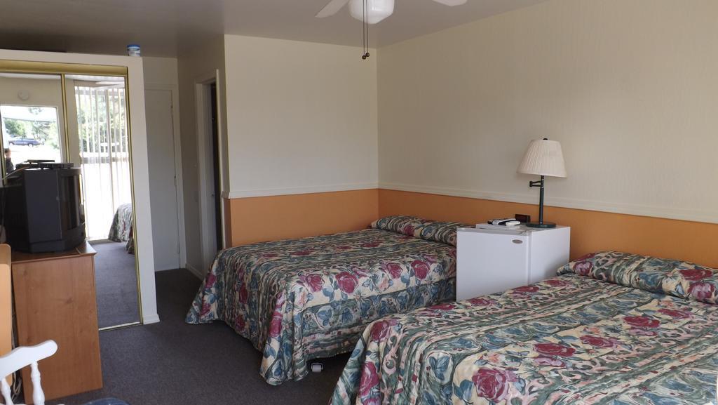 Twin Lakes Inn Bull Shoals Room photo